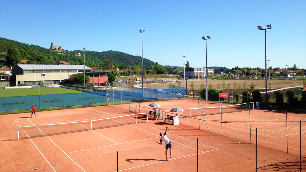 Photo d'un cours de tennis adulte de Volvic